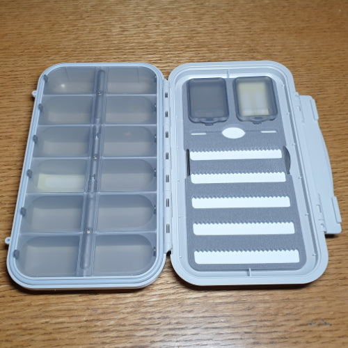 C&F Design CF-3305DD+
Large Dry Dropper Fly Box AVAILABLE AT TROUTLORE FLY TYING STORE AUSTRALIA