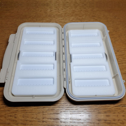 C&F Design CFGS-3555+
Large Saltwater Bonefish Fly Box AVAILABLE AT TROUTLORE FLY TYING STORE AUSTRALIA