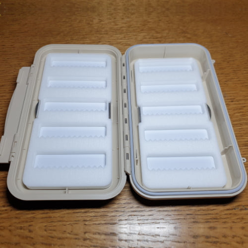 C&F Design CFGS-3555+
Large Saltwater Bonefish Fly Box AVAILABLE AT TROUTLORE FLY TYING STORE AUSTRALIA