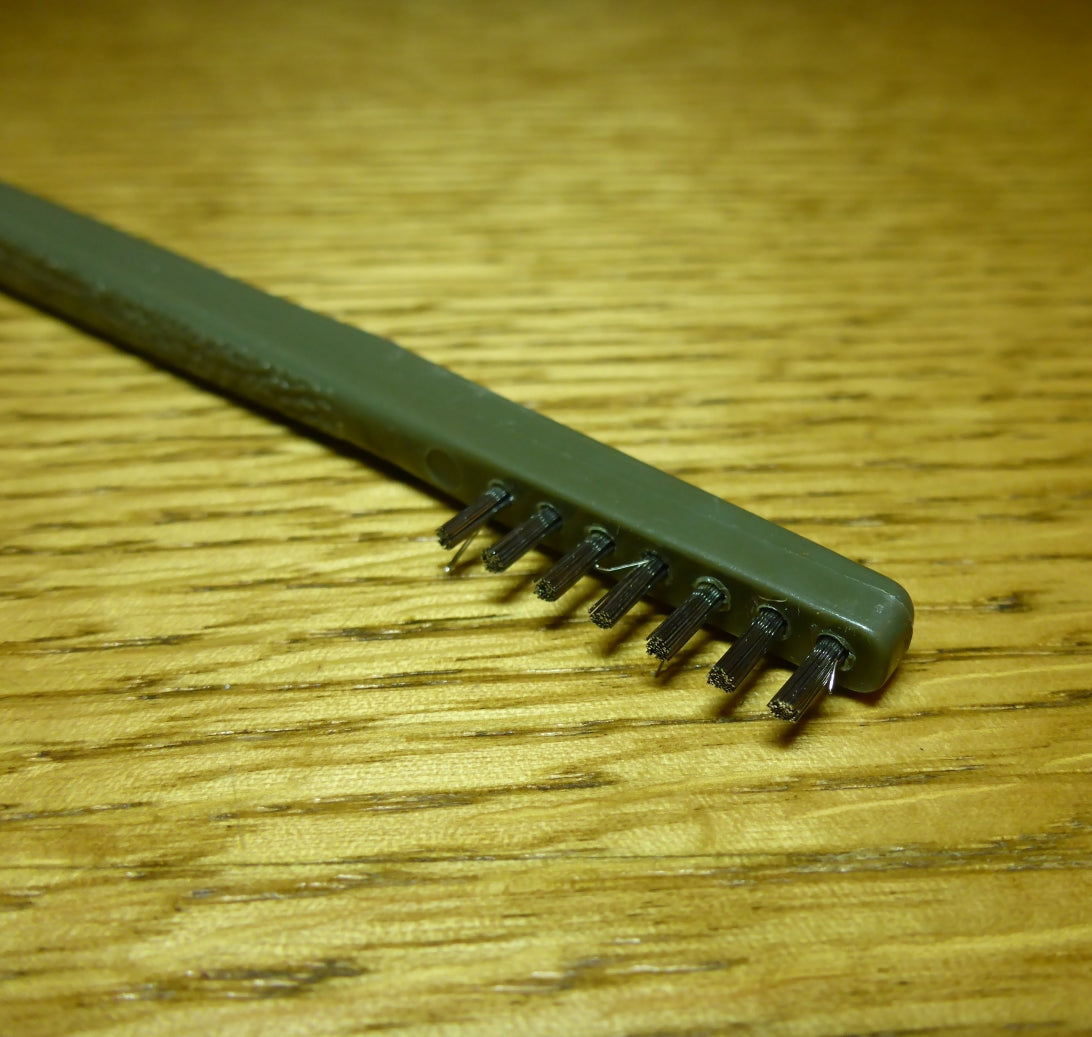 Hareline Ultimate Stainless Steel Dub Brush