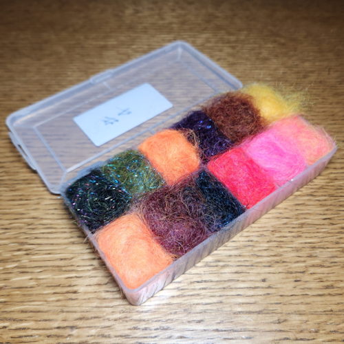 CHUCK'N'DUCK ELECTRIC SEAL DUBBING 12 COLOUR BOX AVAILABLE FROM TROUTLORE FLY TYING STORE AUSTRALIA